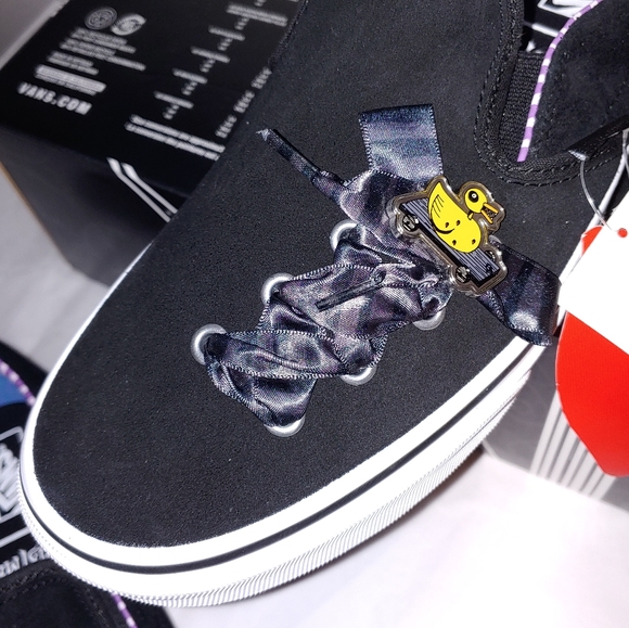 Nightmare before christmas slip on vans - Picture 5 of 10